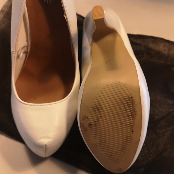 Pumps - Picture 6 of 7